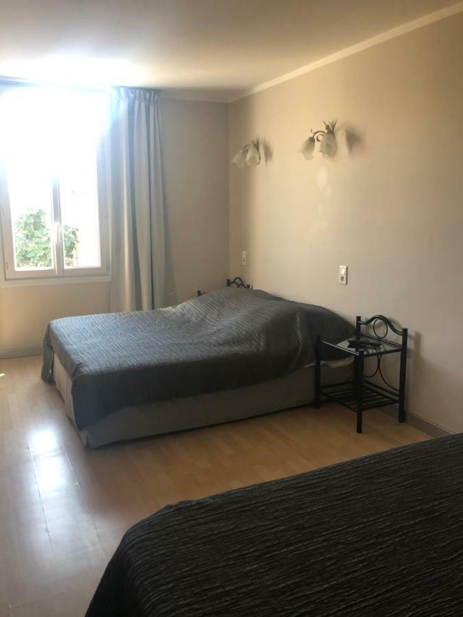 Hotel Le Lys D'Or Vauvert Eksteriør bilde
