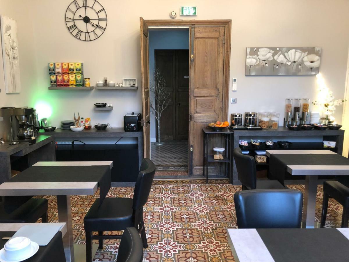 Hotel Le Lys D'Or Vauvert Eksteriør bilde